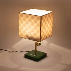 Minecraft Honeycomb Bee Table Lamp -Barbie Store GUEST 5acb73ff a825 43c4 91c7 bda9d459057e
